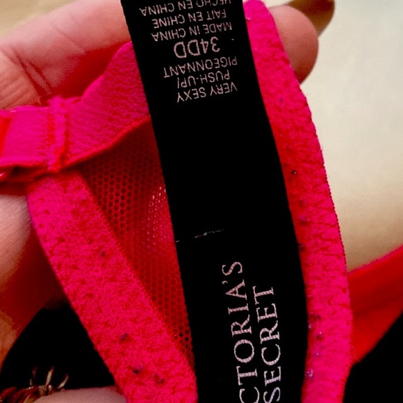 VS bra, size 34E. - Picture 3 of 3